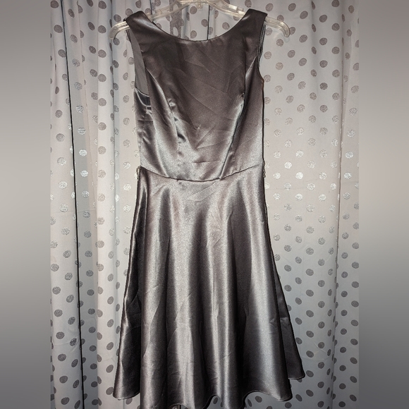 Satin Sleeveless Cocktail Dress - Picture 4 of 13